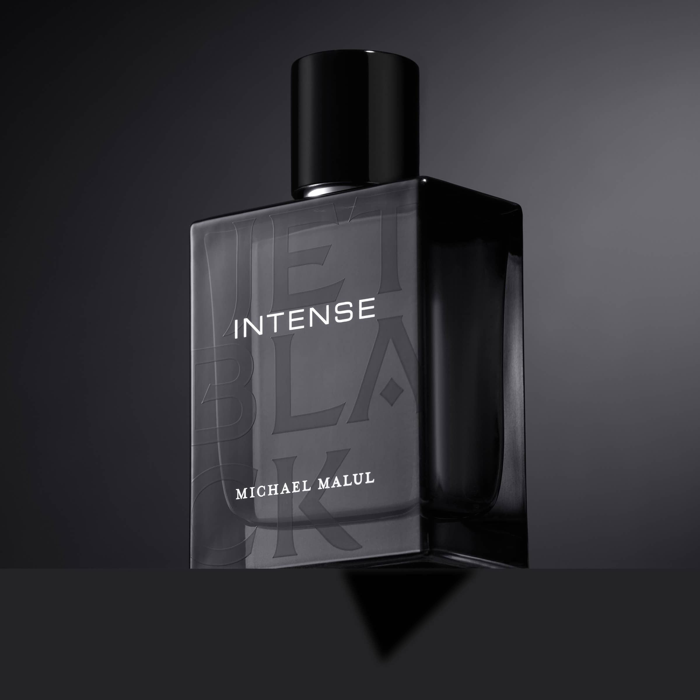 Jet Black Intense: Bold Mint Apple